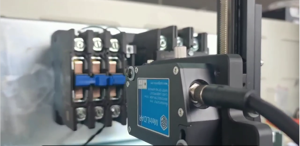 挚感光子-非接触式微型激光测振传感器新应用：低电压接触器的动态性能测量